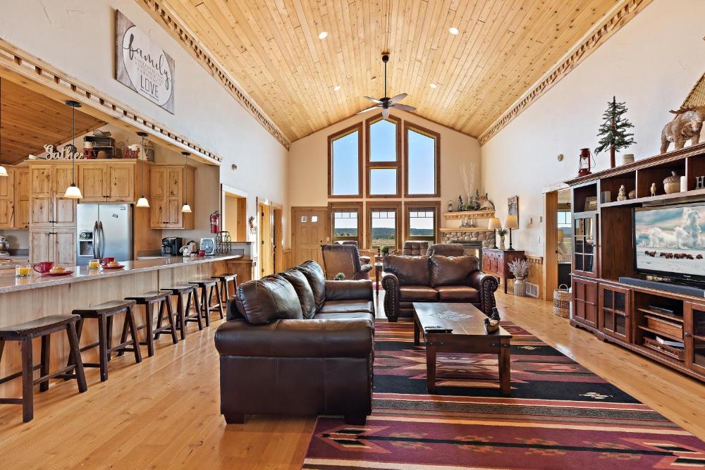 Seven-Bedroom House interior